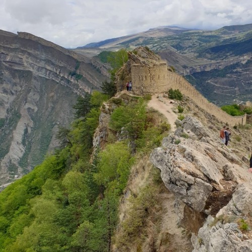 Ни в чём себе не отказывать в Дагестане: джип-путешествие по знаковым локациям