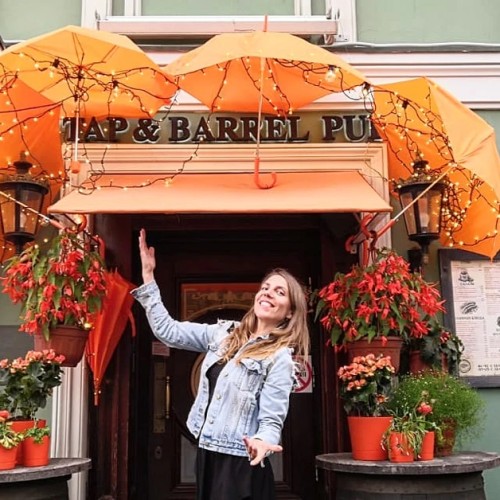 По вечерней Москве — с актрисой!