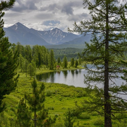 Знакомство с Алтаем своей компанией: снежные вершины, кристальные озёра и заповедные тропы
