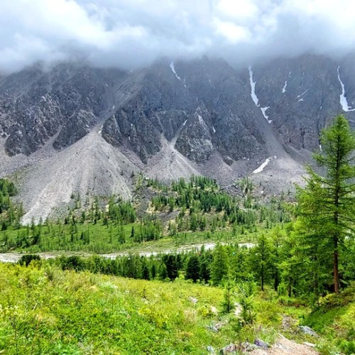 К ледникам: треккинг налегке в ущелье Актру с проживанием на турбазе