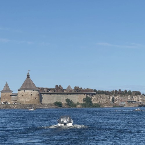 Из Санкт-Петербурга к крепости Орешек: 700 лет истории