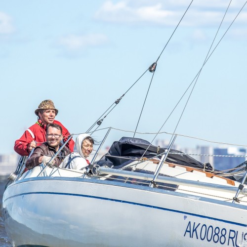 Точка координат: командный квест на парусной яхте!