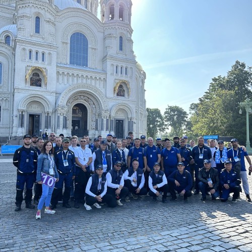 Город-крепость, город-порт: в Кронштадт на метеоре