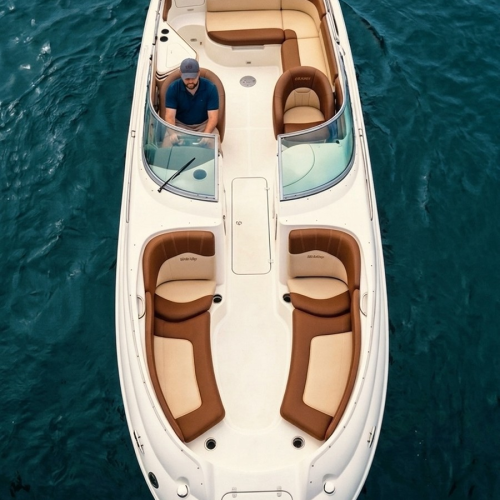 На катере по Мойке и Фонтанке — только своей компанией