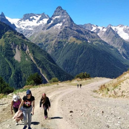 Треккинги на Домбае с проживанием в гостинице: Бадукские озёра, водопады и каньон Чёртова мельница