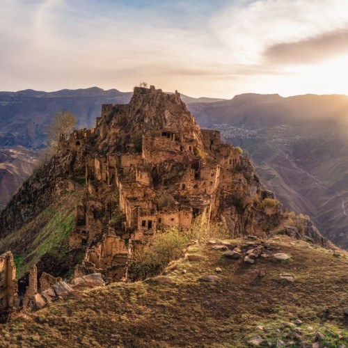 Виды и вкусы Дагестана с аэросъёмкой: топовые локации и национальная кухня