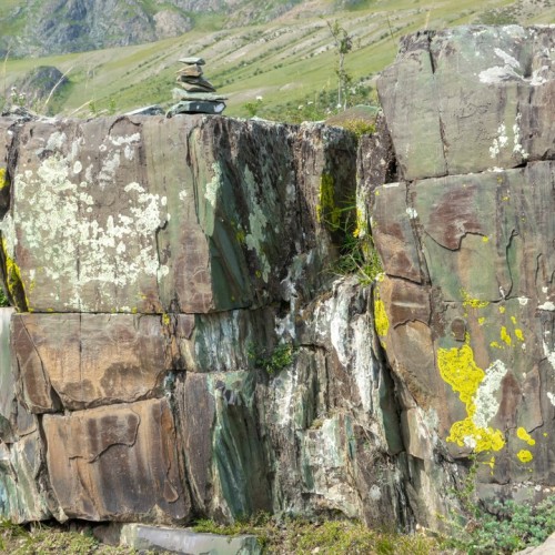 Активно и без палаток на Алтае: моторафтинг, треккинг и вечера под звёздами