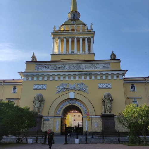 Мятежные площади. От Елизаветы до Ельцина