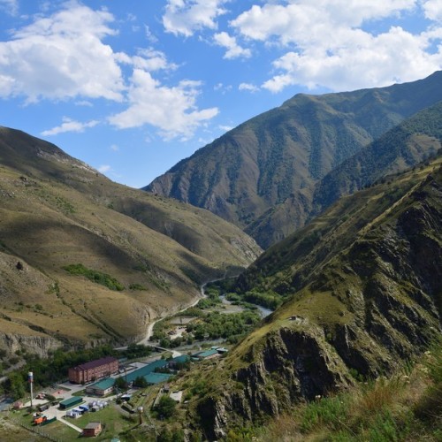 Индивидуальное автопутешествие к сокровищам Чечни: от мечетей до озера, водопадов и башен