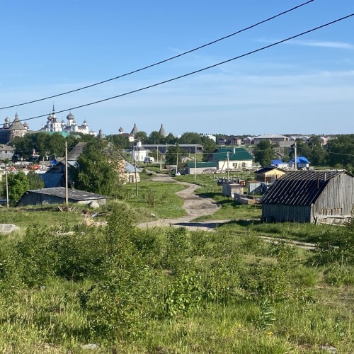 Путешествие на Соловки: погружение в историю, прогулки на катере, лодке и пешком