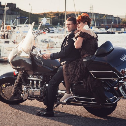 В Кронштадт и Петергоф — на мотоциклах