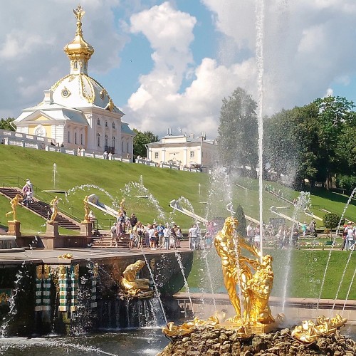 Петергоф: фонтаны и дворцы Нижнего парка