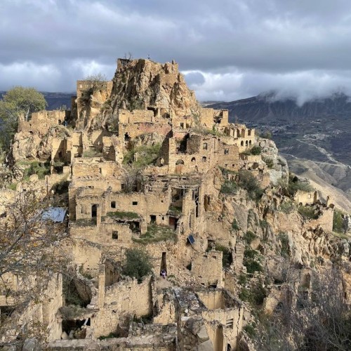 Ни в чём себе не отказывать в Дагестане: джип-путешествие по знаковым локациям