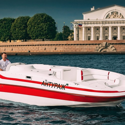 Прогулка на частном катере по Петербургу