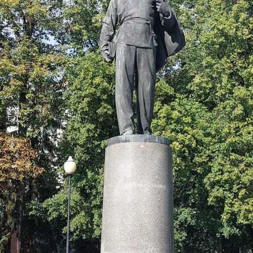 Красивые истории Кремлёвской улицы