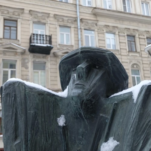 Необычные памятники Петербурга