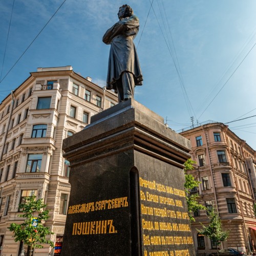 Петербург бунтарей: гопники, рокеры, классики