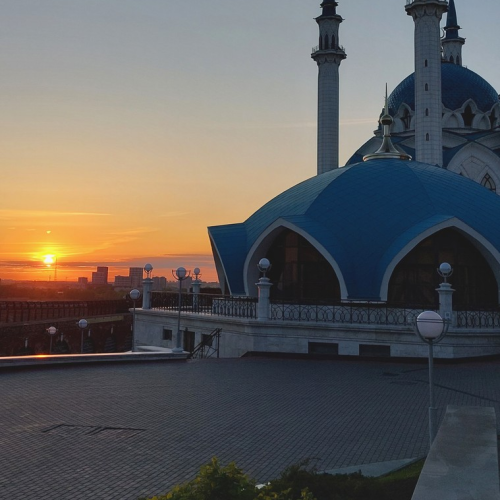 Пройти между крестом и полумесяцем: экскурсия по Казанскому кремлю
