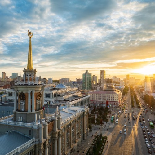 «По Главной улице с оркестром!» — в хорошем настроении по Екатеринбургу