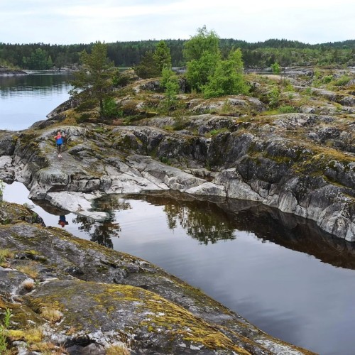 Из Санкт-Петербурга в Карелию: экопарк, водная прогулка, олени и хаски