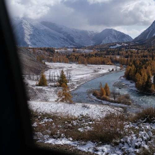 Знакомство с Алтаем своей компанией: снежные вершины, кристальные озёра и заповедные тропы