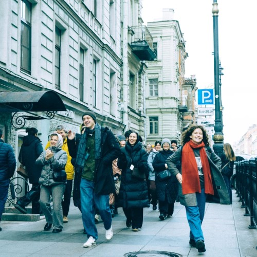 Стендап-экскурсия по Петербургу