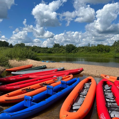 Подальше в лес: сплав на байдарках по реке Медведице