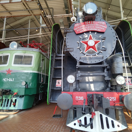 Живая сталь в Музее железных дорог в Петербурге (билеты включены)