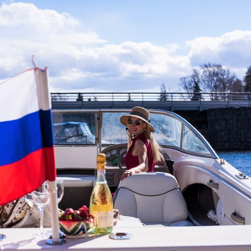 По каналам Петербурга на элитном катере с гидом