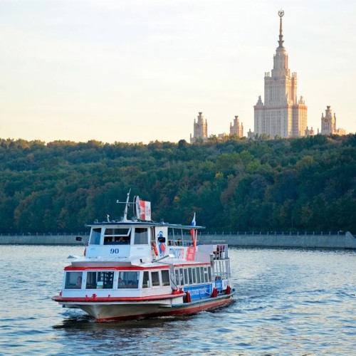 Речная прогулка по центру Москвы от причала «Киевский» до парка «Зарядье»