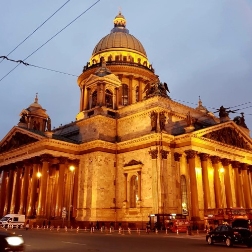 Знакомство с Петербургом: обзорная экскурсия + Эрмитаж (билеты включены)