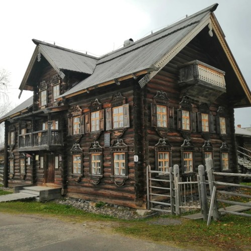 Вепсская земля: каменные карьеры, храм и этномузей