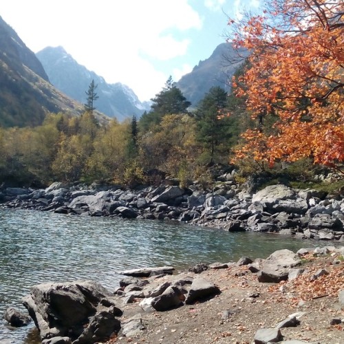 Домбай: экскурсии и походы по заповедным местам