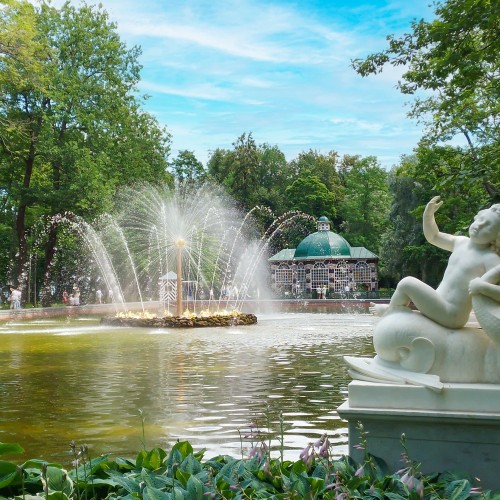 Петергоф: фонтаны и дворцы Нижнего парка