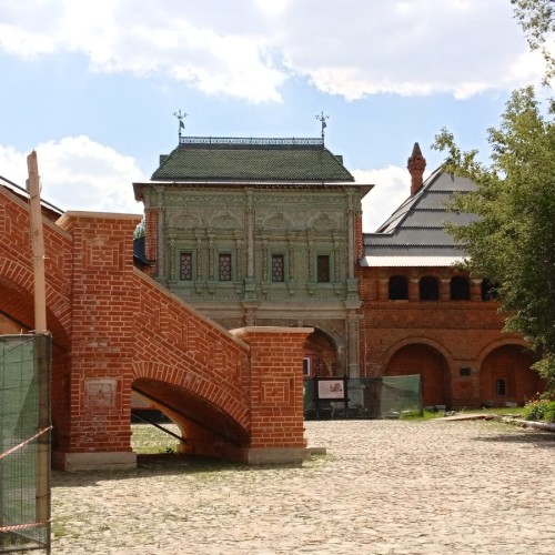 Крутицкое подворье — уголок старой Москвы