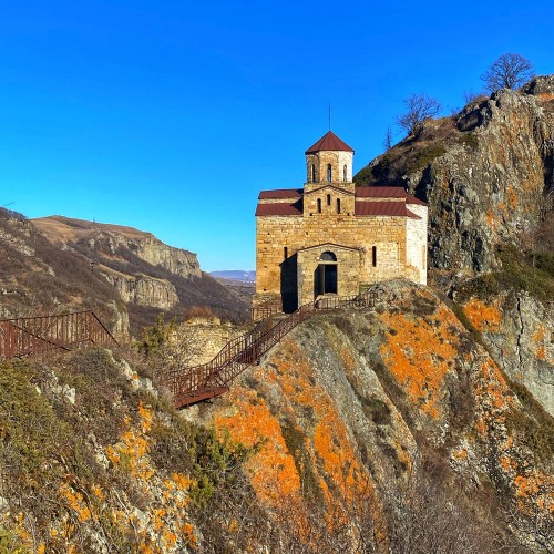 Индивидуально на внедорожнике из КМВ в Домбай