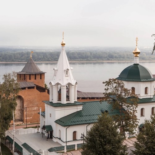 Всякая земля начинается от кремля...