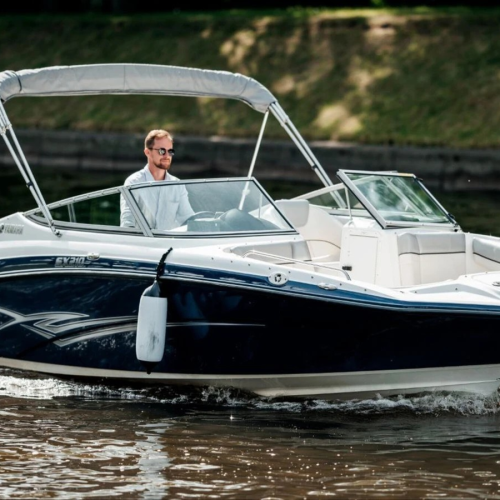 Полный вперёд по рекам и каналам Петербурга!