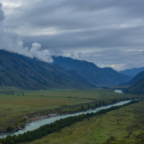 Знакомство с Алтаем своей компанией: снежные вершины, кристальные озёра и заповедные тропы