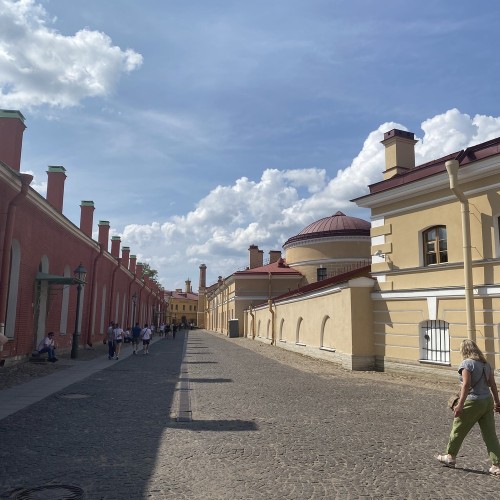 Петропавловская крепость: фортеция, храм, темница