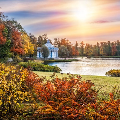 Из Петербурга — в роскошное Царское Село на минивэне