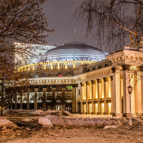 Автомобильная экскурсия по вечерней столице Сибири