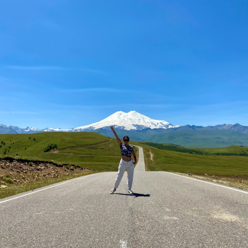 На джипах по Кавказу: Эльбрус, Домбай и другие знаковые локации региона в мини-группе