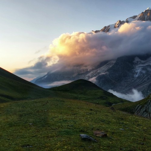 Персональная поездка по Дигории: природа и отдых в термальных источниках