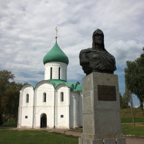 9 городов Золотого кольца России на внедорожнике: индивидуальное путешествие с комфортом