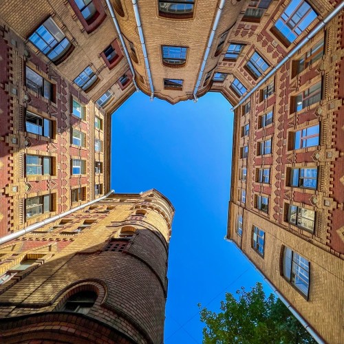 Душа Петербурга: парадные, дома и тайные дворы