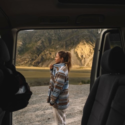 Тур на Алтай с фотографом: эстетичные кадры, съёмки с реквизитом, глэмпинги и топовые места