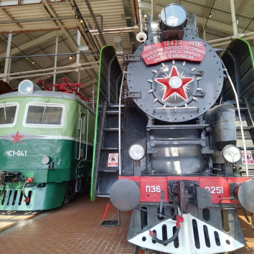Живая сталь в Музее железных дорог в Петербурге (билеты включены)