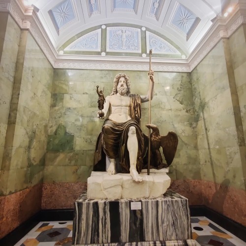 Охота за бриллиантами Екатерины II: забавная экскурсия-квест по Эрмитажу без гида