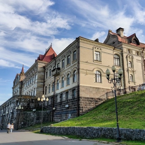 Индивидуально по Рыбинску и старинной Учме пешком и на авто